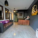 Sripoom Boutique House